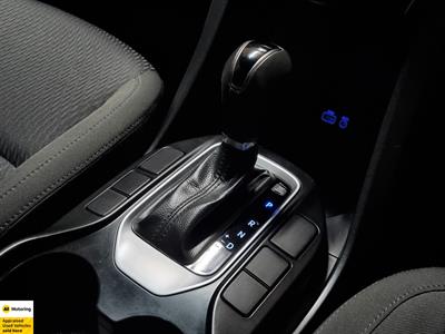 2016 Hyundai Santa Fe - Thumbnail