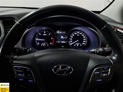 2016 Hyundai Santa Fe - Thumbnail