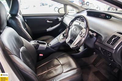 2013 Toyota Prius - Thumbnail