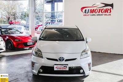 2013 Toyota Prius - Thumbnail