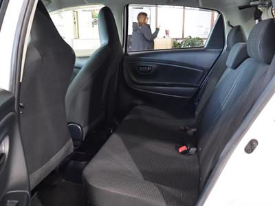 2018 Toyota Vitz - Thumbnail