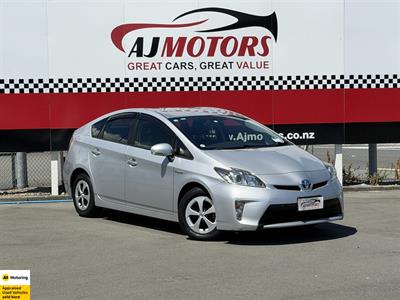 2015 Toyota Prius - Thumbnail