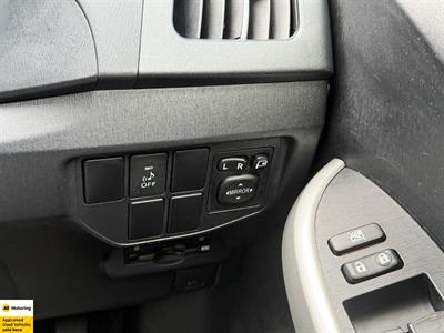 2015 Toyota Prius - Thumbnail