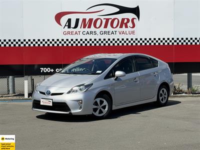 2015 Toyota Prius - Thumbnail