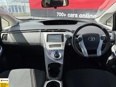 2015 Toyota Prius - Thumbnail