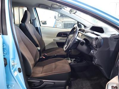 2013 Toyota Aqua - Thumbnail