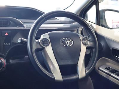 2013 Toyota Aqua - Thumbnail