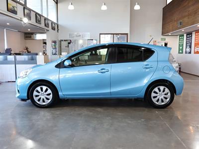 2013 Toyota Aqua - Thumbnail