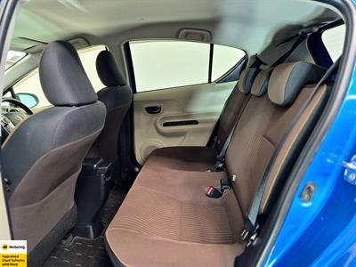 2013 Toyota Aqua - Thumbnail