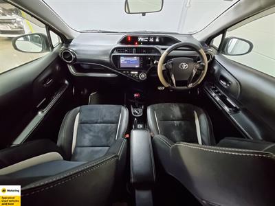 2015 Toyota Aqua - Thumbnail