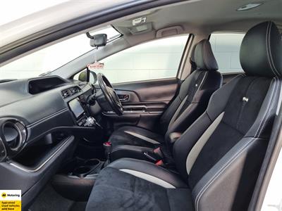 2015 Toyota Aqua - Thumbnail