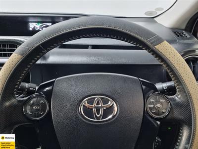 2015 Toyota Aqua - Thumbnail