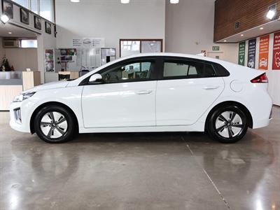2022 Hyundai IONIQ - Thumbnail