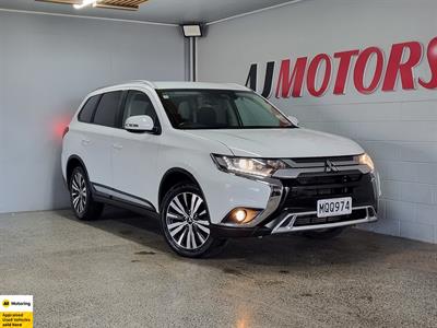 2020 Mitsubishi Outlander - Thumbnail