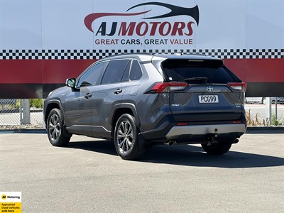 2022 Toyota RAV4 - Thumbnail