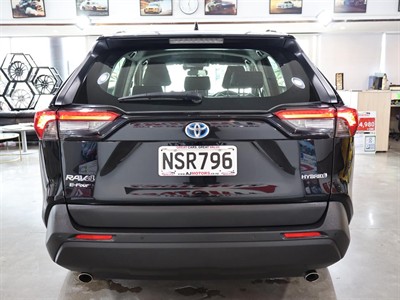 2021 Toyota RAV4 - Thumbnail