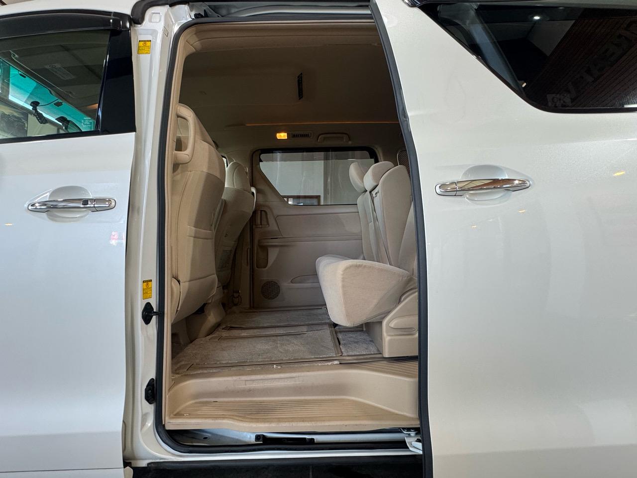 2012 Toyota Alphard