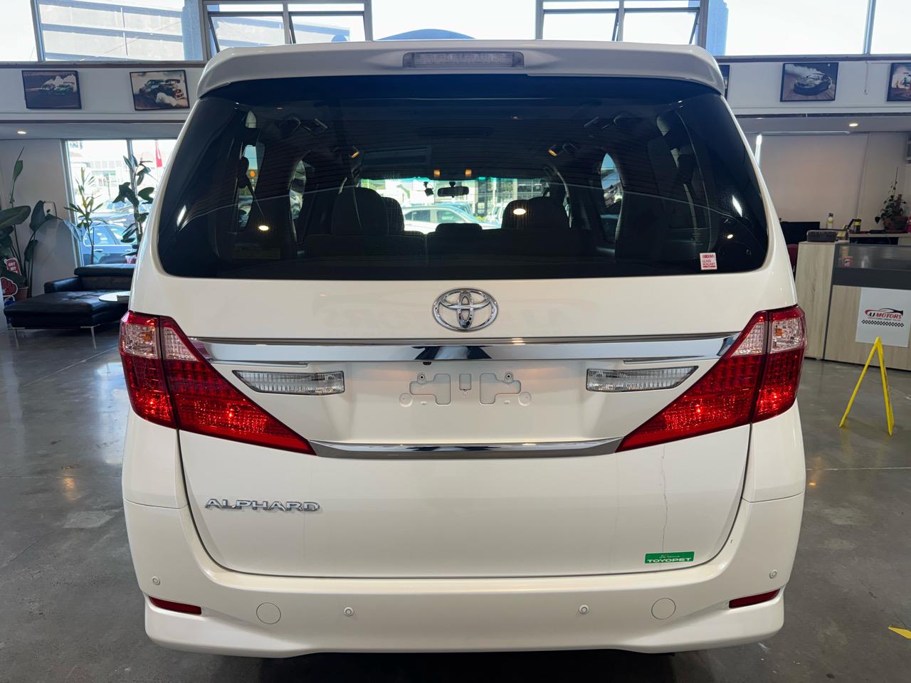 2012 Toyota Alphard