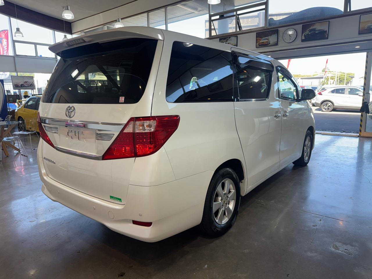 2012 Toyota Alphard