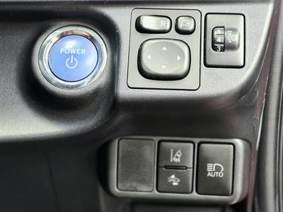 2016 Toyota Aqua - Thumbnail