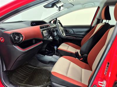 2016 Toyota Aqua - Thumbnail