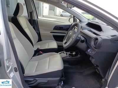 2013 Toyota Aqua - Thumbnail