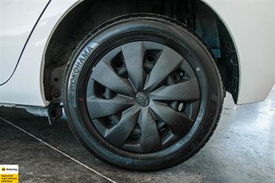 2015 Toyota Aqua - Thumbnail
