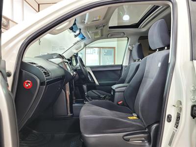 2016 Toyota LANDCRUISER - Thumbnail