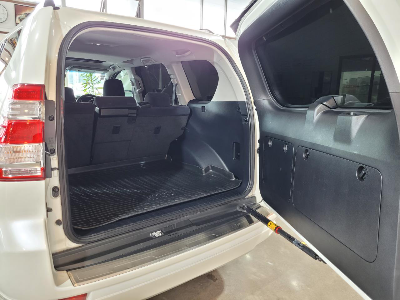 2016 Toyota LANDCRUISER