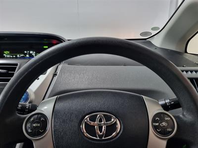 2012 Toyota Prius - Thumbnail
