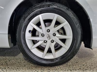 2012 Toyota Prius - Thumbnail