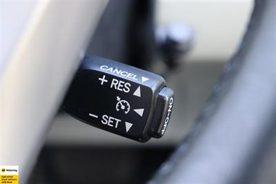 2012 Toyota Prius - Thumbnail