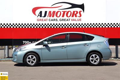 2012 Toyota Prius - Thumbnail