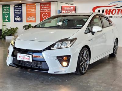 2012 Toyota Prius - Thumbnail