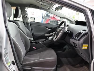 2010 Toyota Prius - Thumbnail