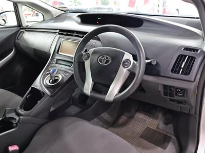 2010 Toyota Prius - Thumbnail