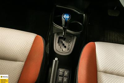 2015 Toyota Aqua - Thumbnail