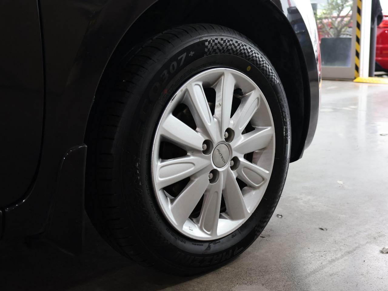 2017 Nissan March