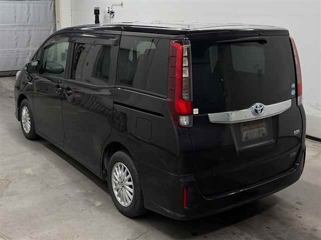 2017 Toyota Noah