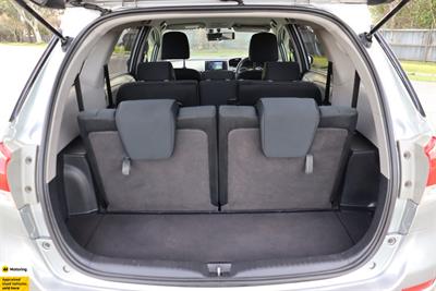 2012 Toyota Wish - Thumbnail