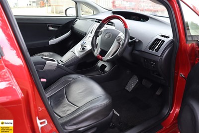 2012 Toyota Prius - Thumbnail