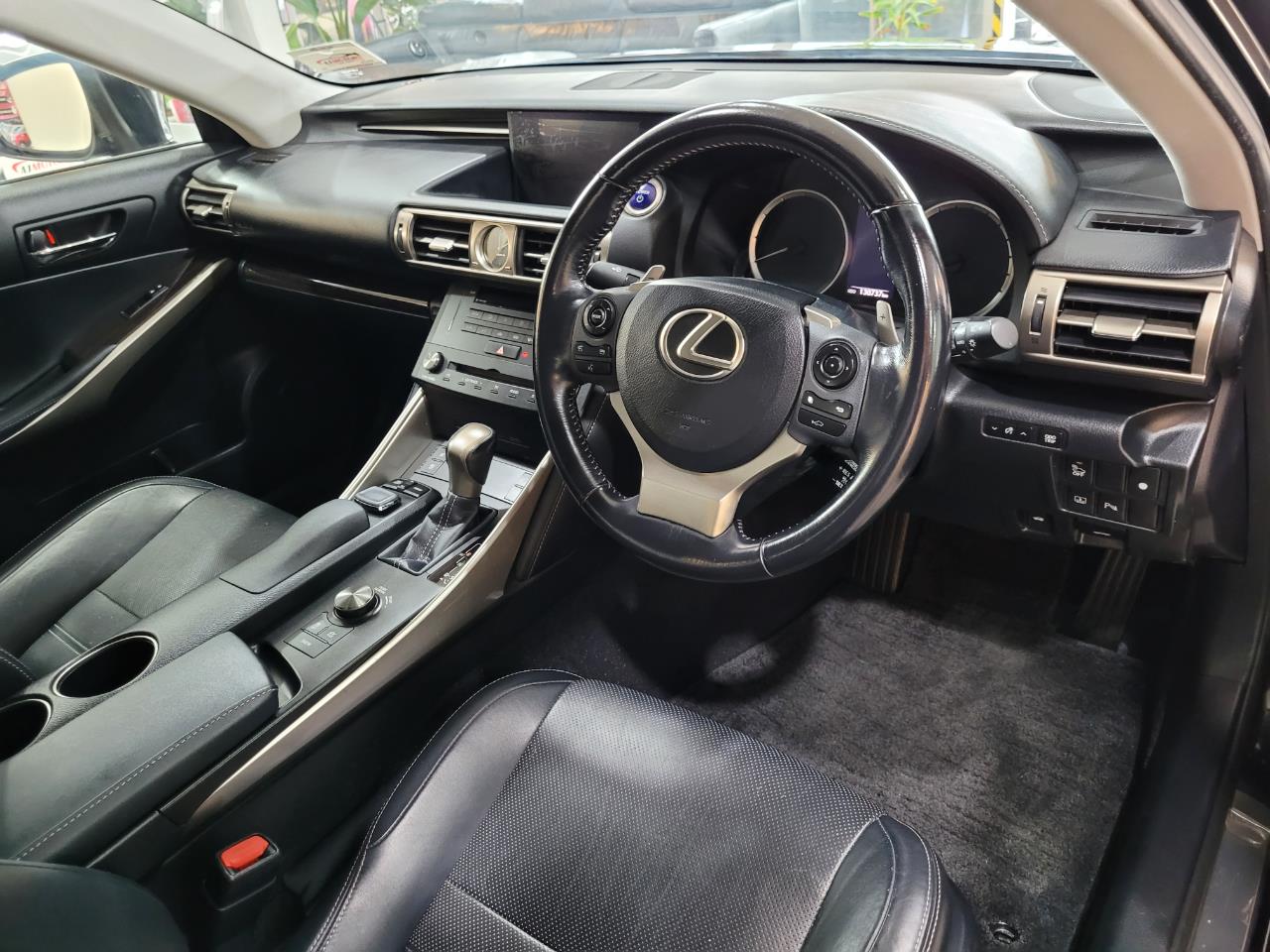 2015 Lexus IS 300h