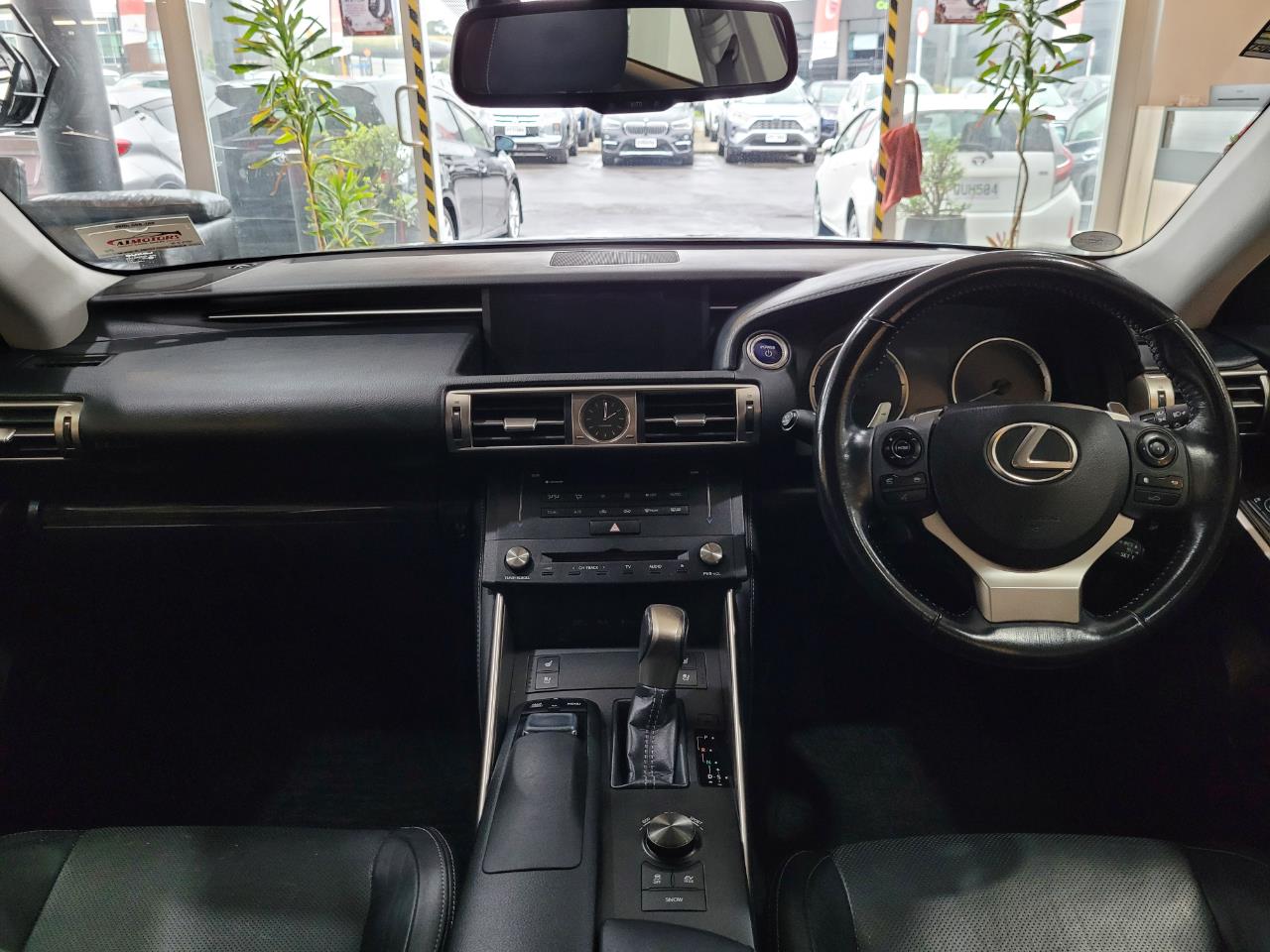 2015 Lexus IS 300h