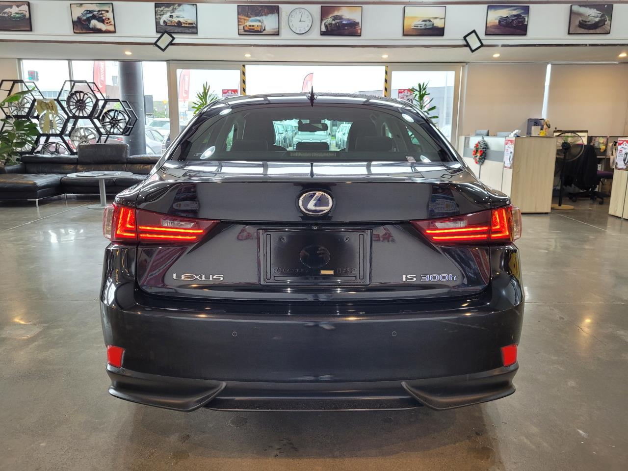 2015 Lexus IS 300h