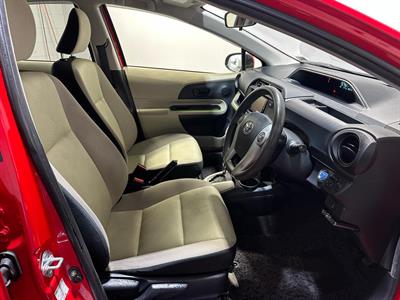 2014 Toyota Aqua - Thumbnail