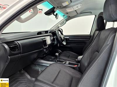 2023 Toyota Hilux - Thumbnail