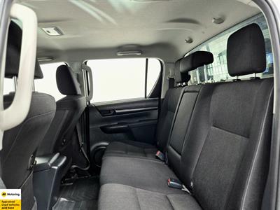 2023 Toyota Hilux - Thumbnail