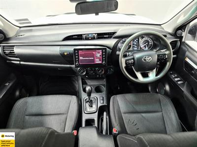 2023 Toyota Hilux - Thumbnail