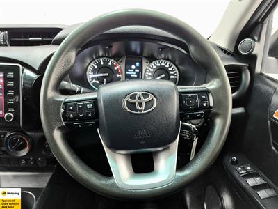 2023 Toyota Hilux - Thumbnail