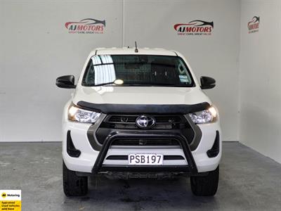 2023 Toyota Hilux - Thumbnail